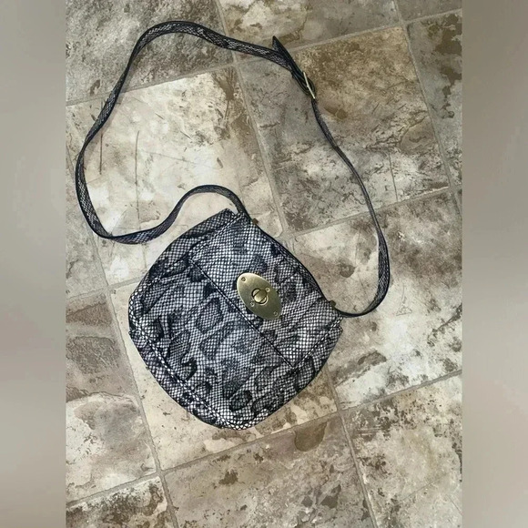 Women’s Black and  Grey Snake Skin Crossbody shoulder bag purse adjustable strap - Picture 2 of 16